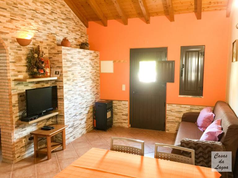 Cottage 'Casas Da Lagoa - T2 Norte' with Private Garden, Balcony and Wi-Fi — photo 5