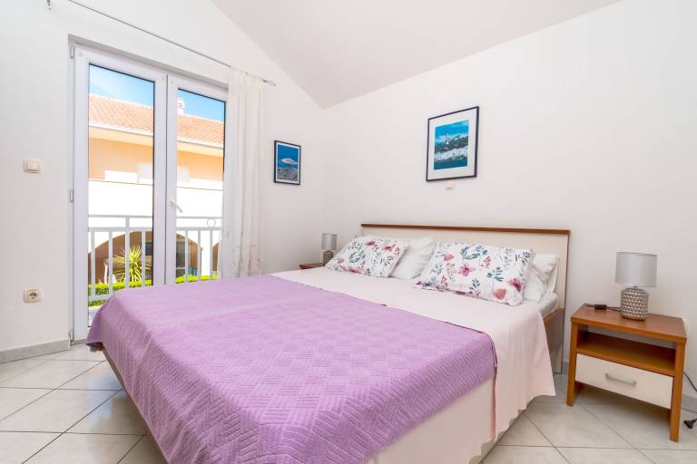 Rental apartment with barbeque & patio | Sea view — photo 4