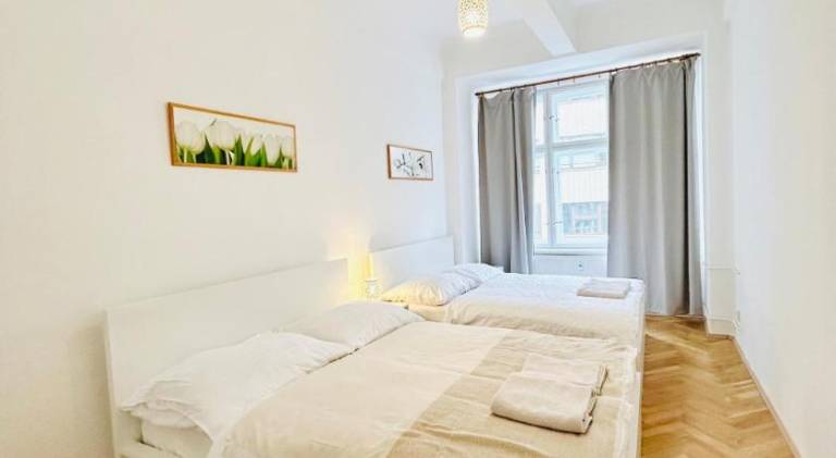 Holiday apartment | Near Prague astronomical clock — photo 2