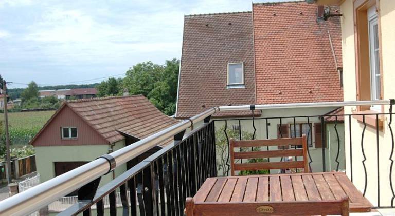 Child-friendly charming serviced apartment with pool, sauna & patio | Pet-friendly — photo 3