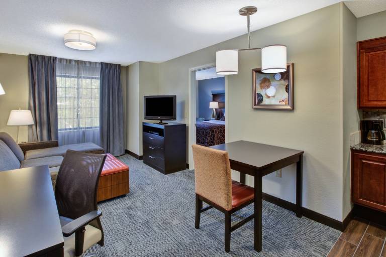 1 Bedroom Suite 1 Queen Nonsmoking