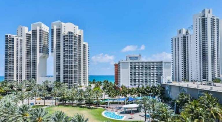 Introdused by Ocean Reserve free parking STR-02559 — photo 4