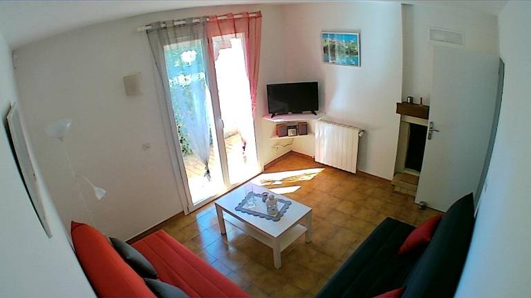 Fully equipped apartment with patio, pool & BBQ | Pets allowed — photo 2