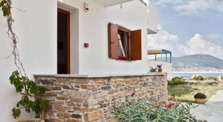 House with patio, private pool & yard | Suitable for remote work — photo 4