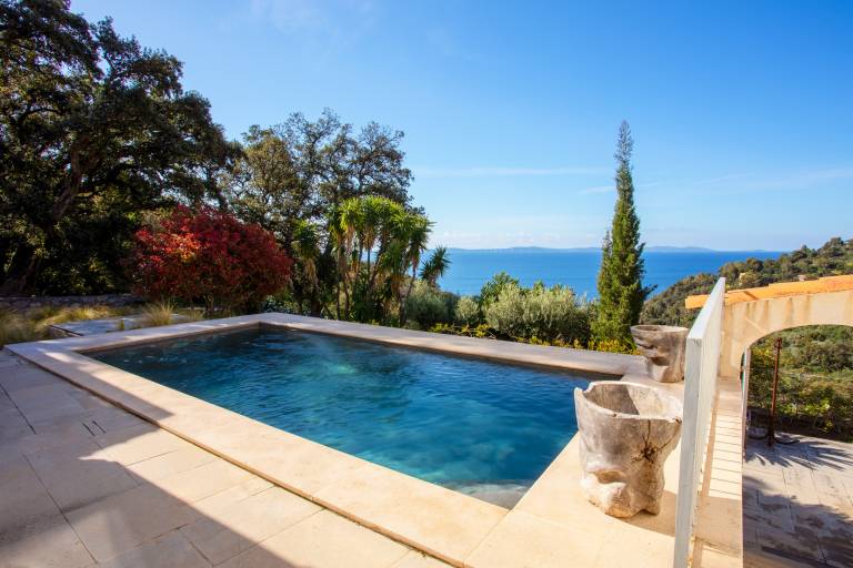 Villa "Vue sur les Iles d'Or" with Sea View, Private Pool & Wi-Fi — photo 2