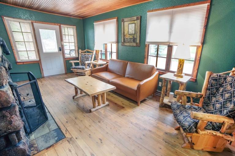 Cabin with private pool & terrace — photo 5