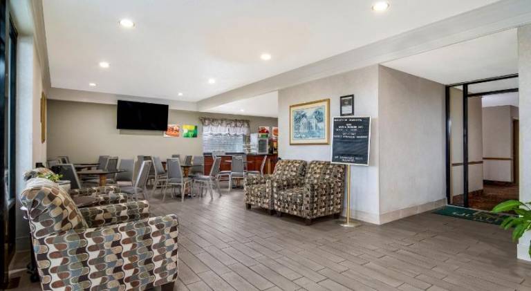 Quality Inn Marietta near Dobbins ARB — photo 4
