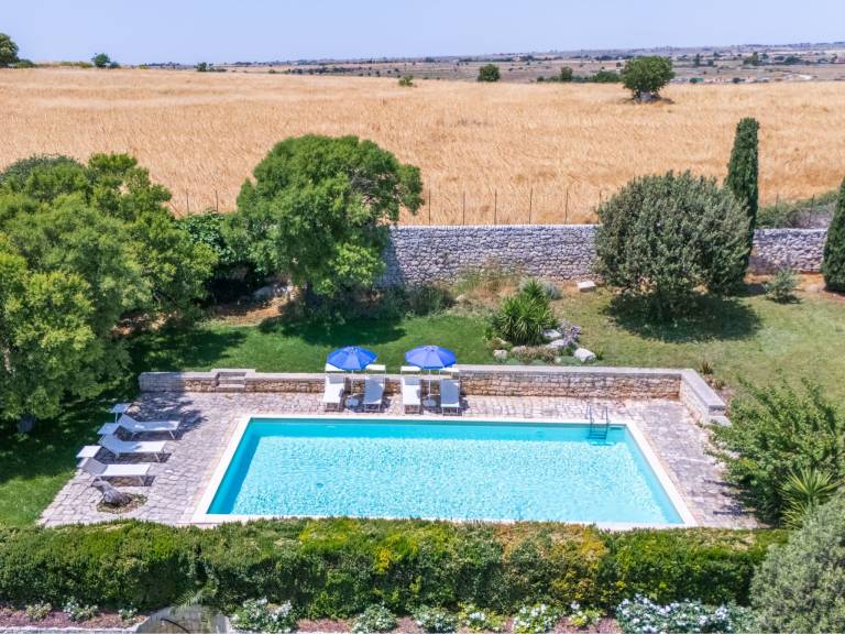 House with private pool, terrace & garden — photo 4
