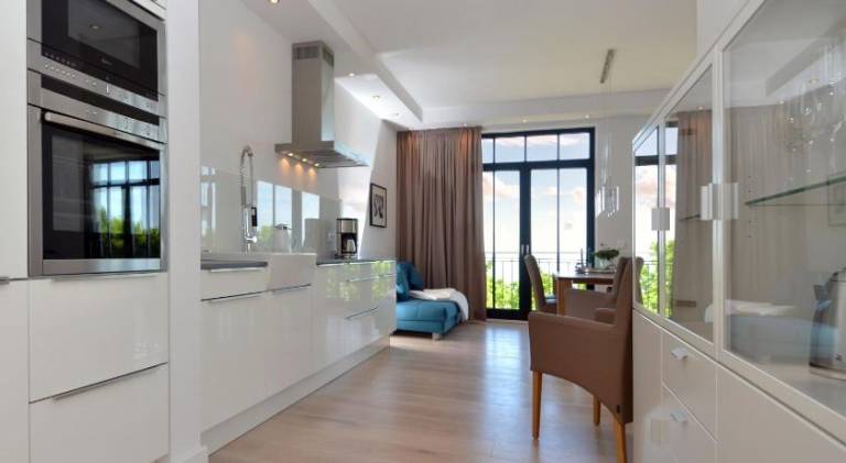 Holiday apartment with pool — photo 4