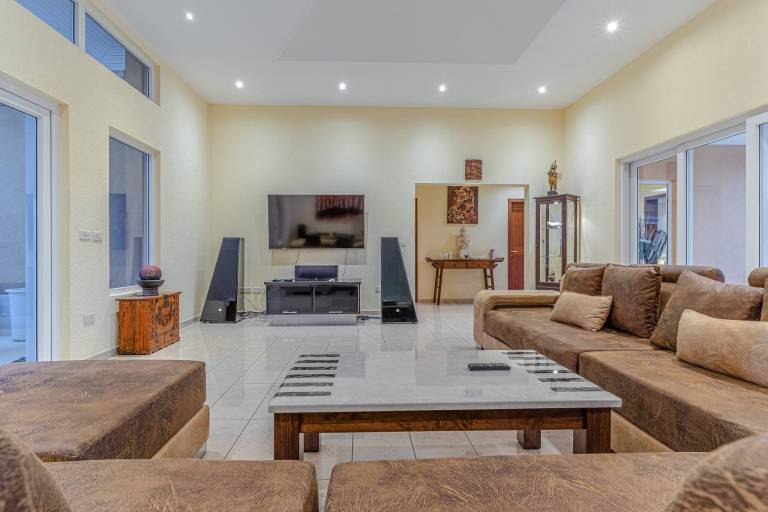 Tropical Luxury 4BR Pool Villa w Game Area — photo 3