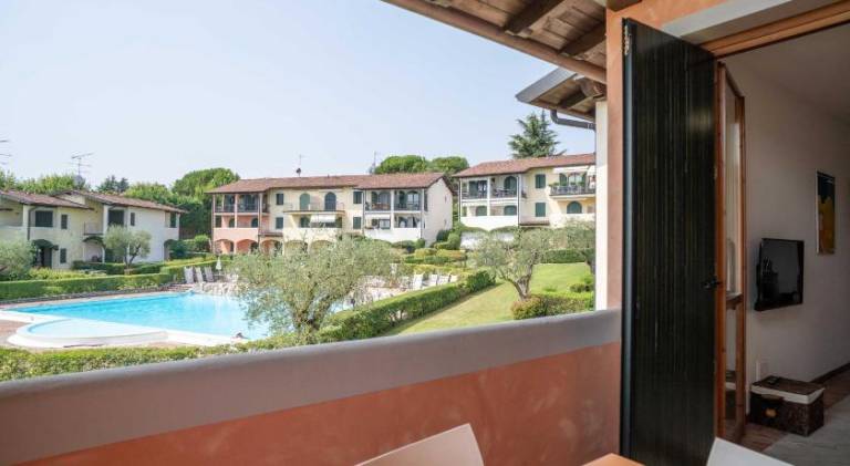 Holiday apartment with pool in Manerba del Garda