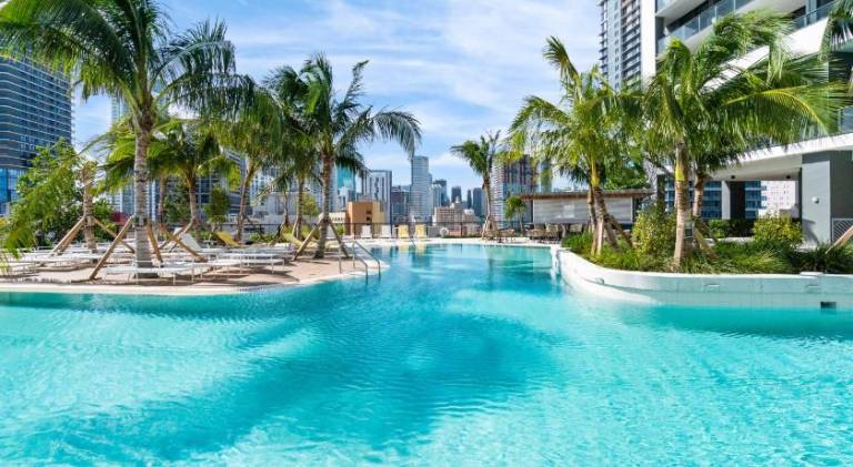 Luxury 2-Bdrm Condo in the Heart of Downtown Miami — photo 3