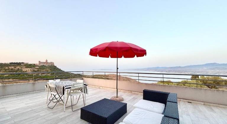 Holiday apartment with BBQ, patio & garden — photo 4
