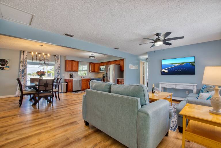 VILLA PARADISE COVE – GULF ACCESS BEACH BUDGET FRIENDLY BOAT RENTAL TOURS VOUCHER INCL. — photo 3