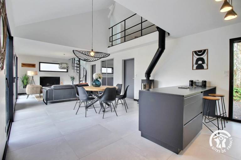 Gite with patio, barbeque & yard | Pets are welcome in Lorient