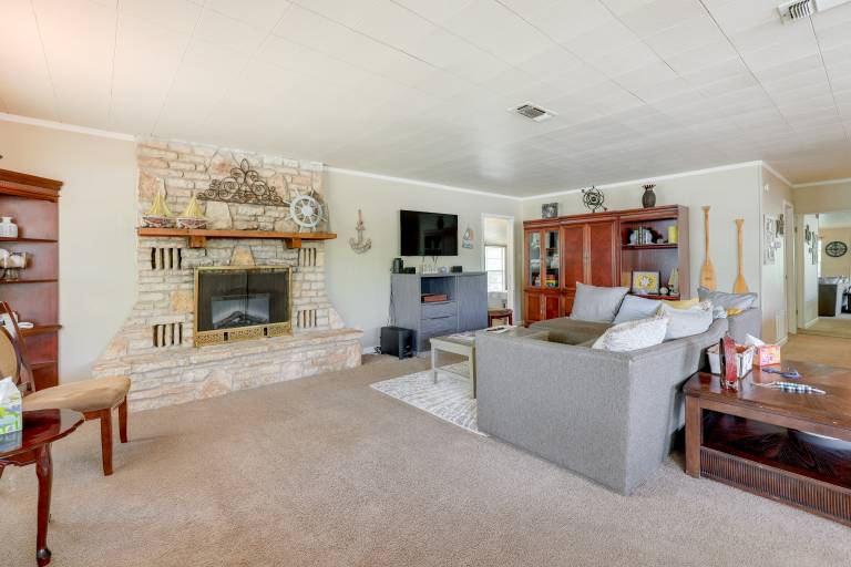 Pet-Friendly Canyon Lake Home - 2 Mi to Beach! — photo 4
