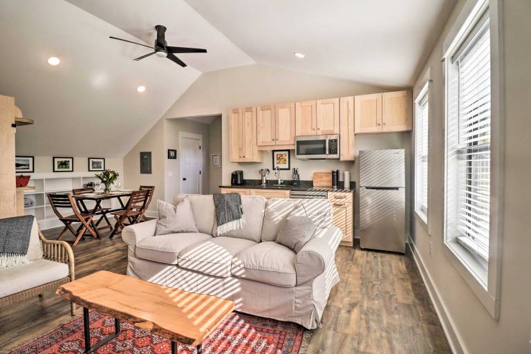 Bright Crozet Apartment w Mountain Views
