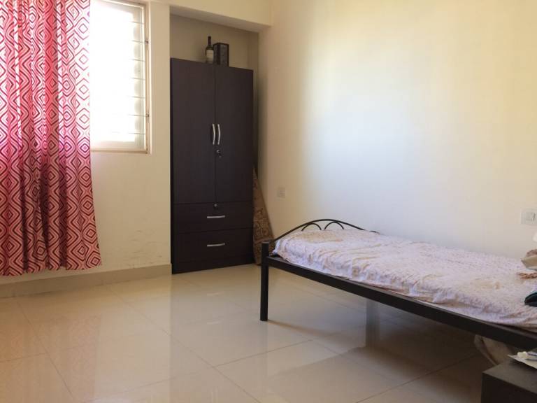 Private room  Amanora Park Town