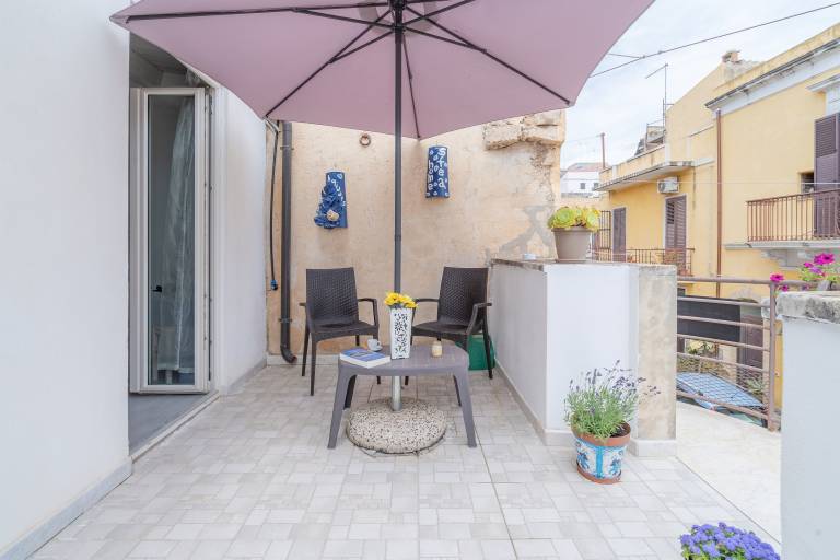 Apartment 'Sfea Home' with Private Terrace, Wi-Fi and Air Conditioning in Syracuse