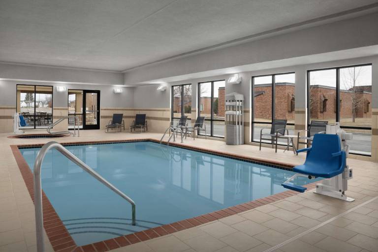 Hampton Inn & Suites Williston — photo 3