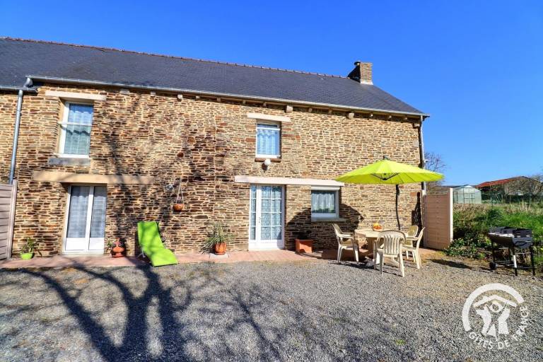 Beautiful gite with terrace, garden & BBQ | Pets are welcome in Dinan