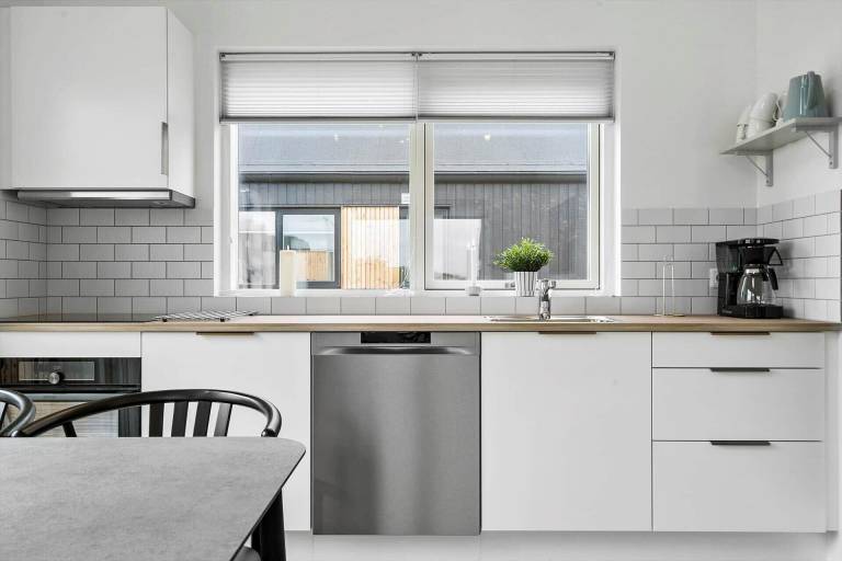 Vacation home with terrace, grill & garden — photo 3
