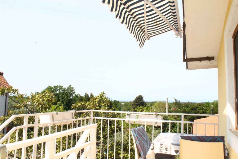 Holiday flat with balcony and air conditioning — photo 3
