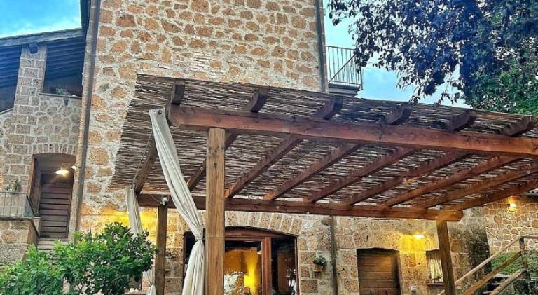 Farm with garden, hot tub & patio in Orvieto