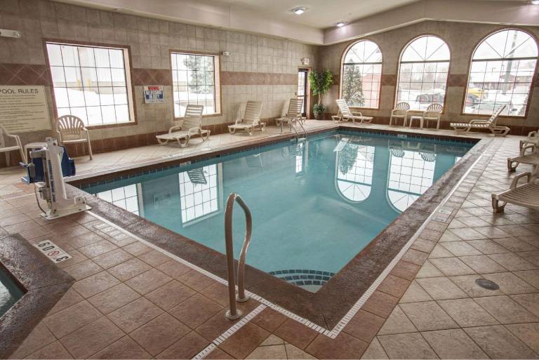 Comfort Suites Grand Rapids South — photo 3