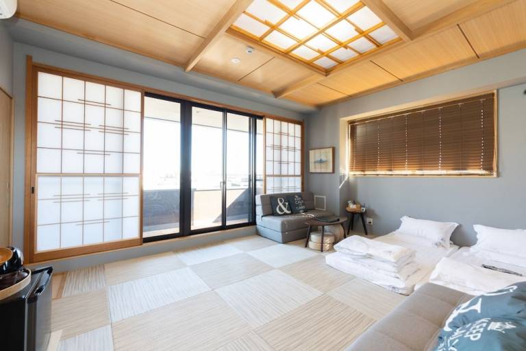 Pension 1 Chome-6 Aoto