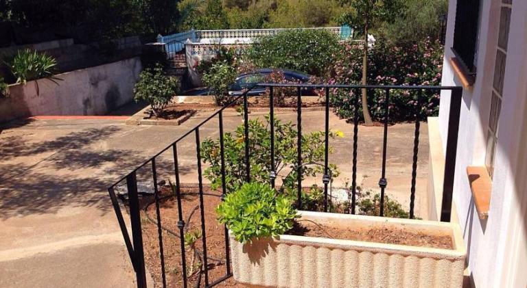 Vacation home with garden, BBQ & private pool — photo 4