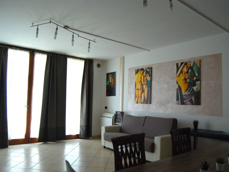 Holiday apartment with yard & patio — photo 3