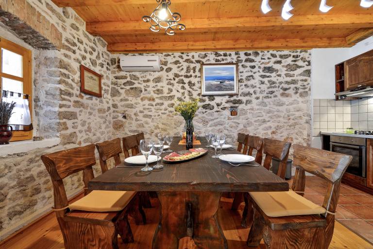 Vacation home with garden & barbeque | Garden view — photo 2