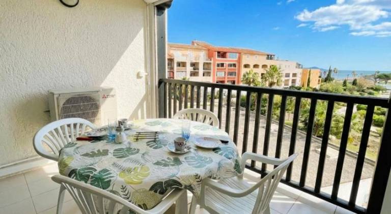 Holiday apartment with terrace & pool | Next to the beach | Pets are welcome in Cogolin