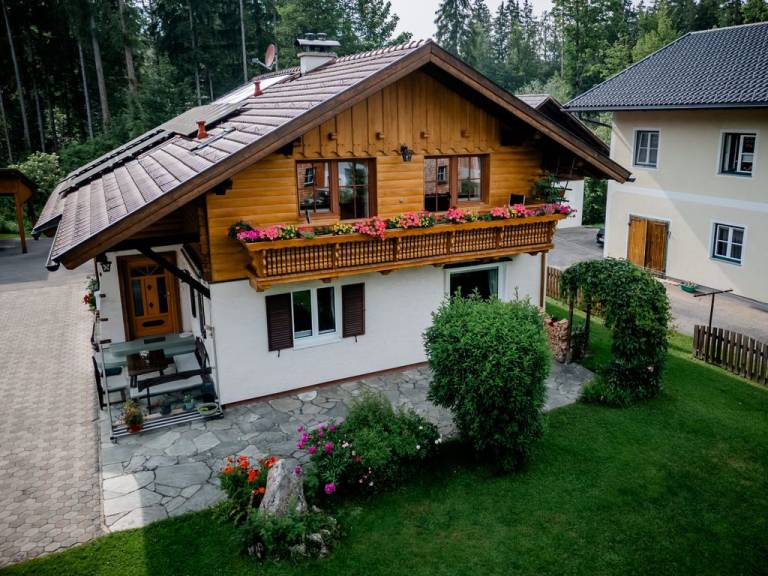 Ferienwohnung in Strobl für max. 2 Personen Ferienwohnung in Strobl für max. 2 Personen