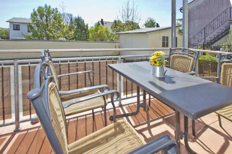 zentral aber ruhig, Balkon, Schwimmbad und Sauna gratis - Villa Elisenhof FeWo 2 — photo 5