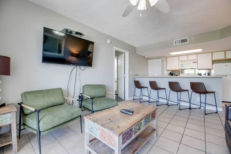 Condo with pool — photo 3