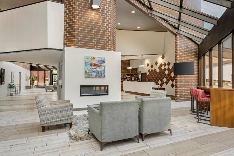 Executive Residency by Best Western Waterloo & Cedar Falls — photo 2