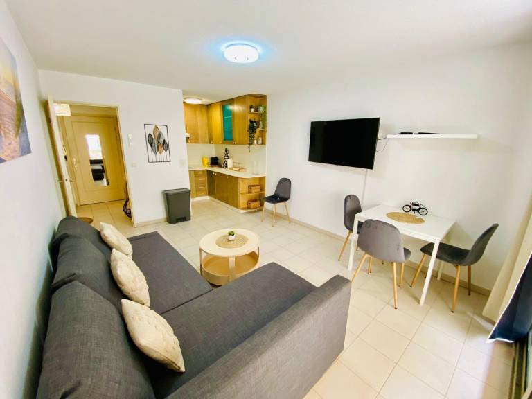 Holiday apartment with terrace & garden — photo 2