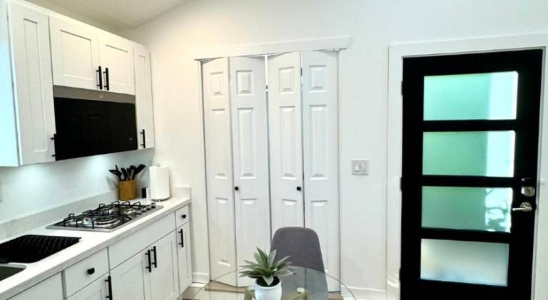 Modern and Cozy Private Studio — photo 3