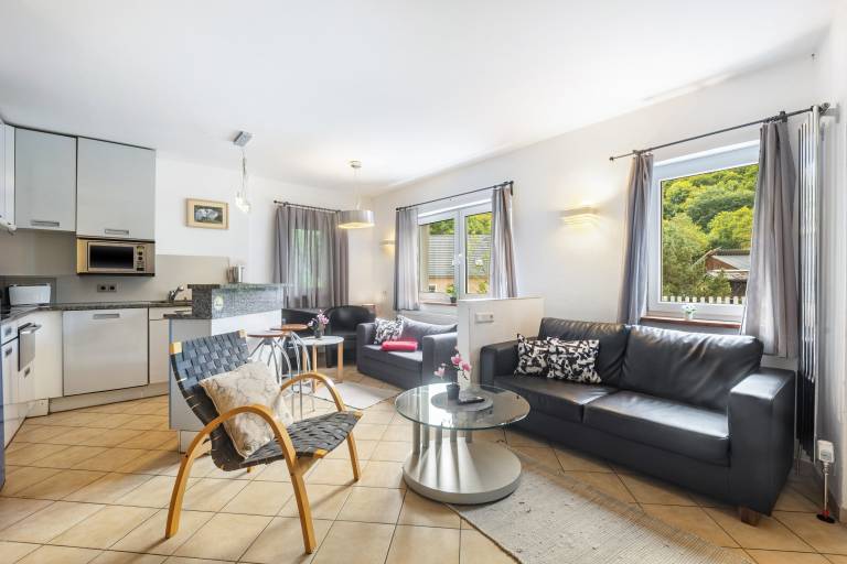 Large Holiday Home 'Engelsdorf' with Private Terrace and Wi-Fi — photo 4