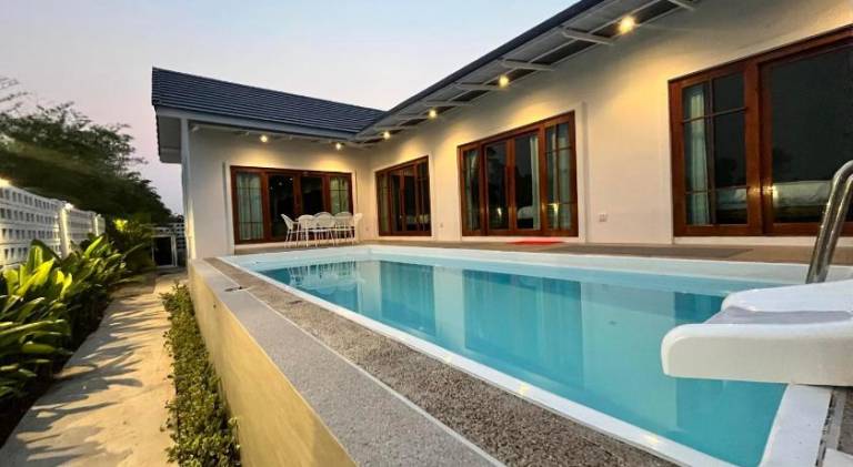 Big villa with pool | Dogs allowed in Udon Thani