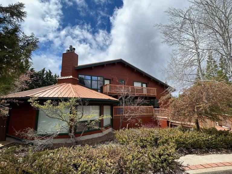 House Mount Shasta