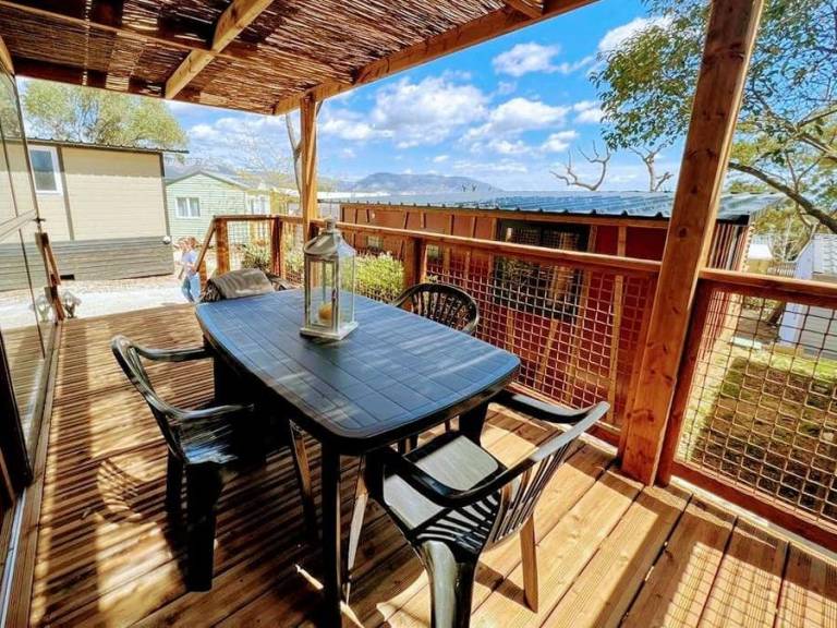 Children-friendly mobile home with terrace & pool | Dogs allowed — photo 3