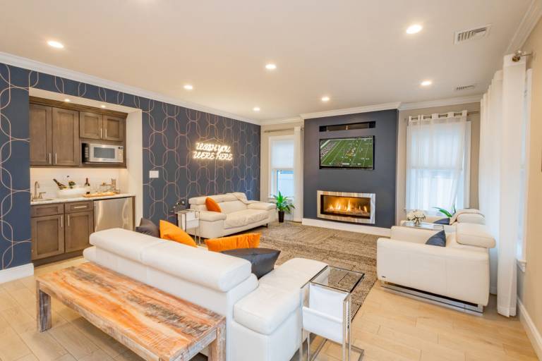 Spacious 6BR Beach Home with Elevator & Heated Pool - Ideal for Family Vacations — photo 3