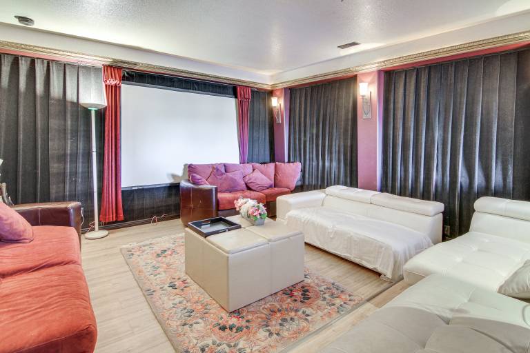 4 Mi to Broadmoor! Apt w/ Movie Theater & Mtn View — photo 2