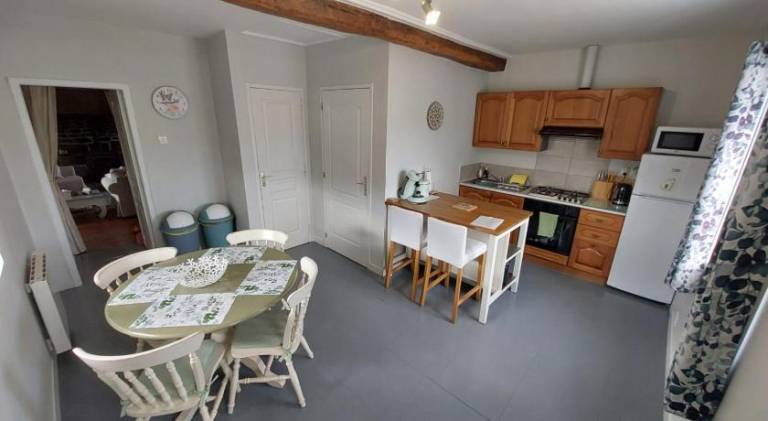 House with 2 rooms for 4 persons — photo 3