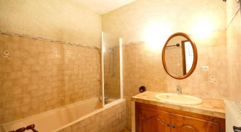 Fully equipped ample vacation home with heated pool, barbecue & yard | Good for workation | Pets allowed — photo 2