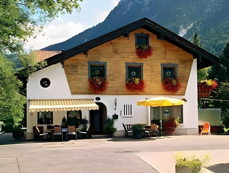 Bed and breakfast  Mittenwald