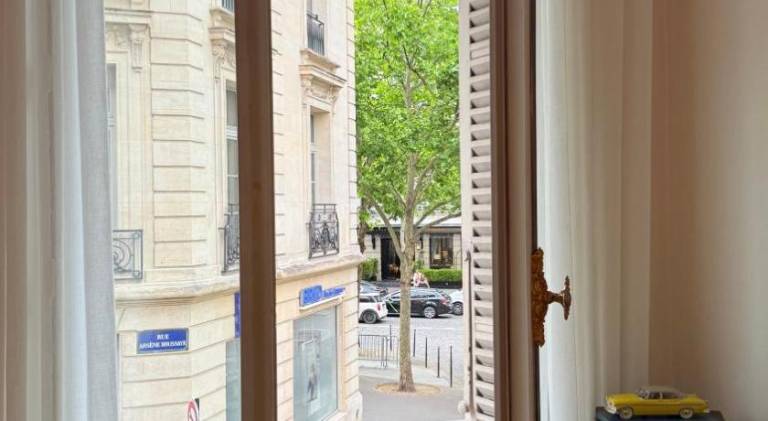 Central Champs Elysee - High Luxury 2 Bedroom Apartment — photo 5